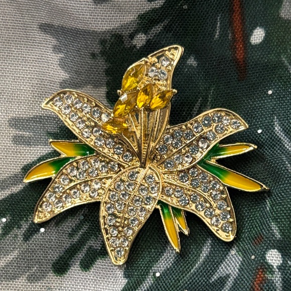 Gold and Silver Lily Rhinestone Floral Brooch - Picture 2 of 3